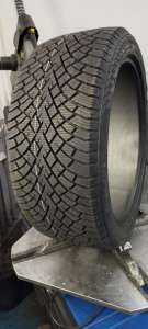 Nokian Tyres Hakkapeliitta R5 SUV 275/40 R21 107T