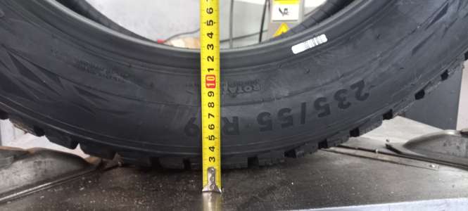 Ikon Tyres (Nokian) Autograph Ice 9 SUV 235/55 R19 105T