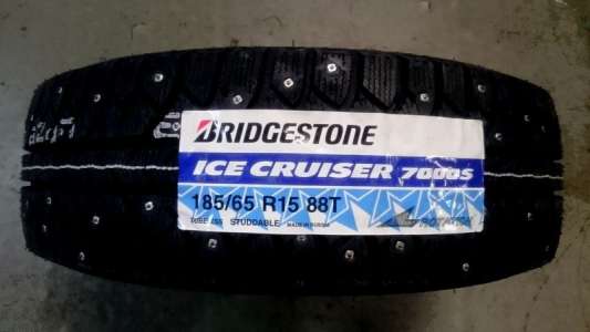 Bridgestone Ice Cruiser 7000S 235/55 R17 99T