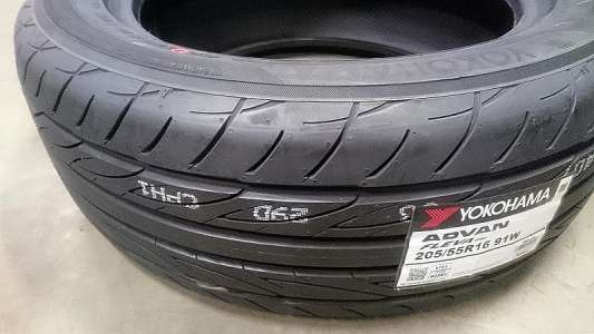 Yokohama Advan Fleva V701 195/45 R16 84W