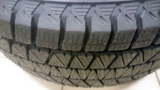 Bridgestone Blizzak DM-V3 215/60 R17 100S