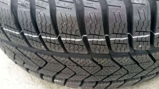 Pirelli Winter SottoZero 3 Seal-Inside 245/45 R18 96V