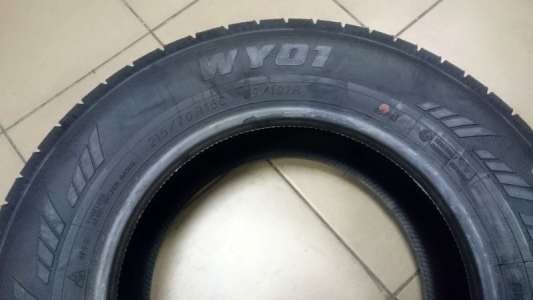 Yokohama W.Drive WY01 225/70 R15C 112/110R