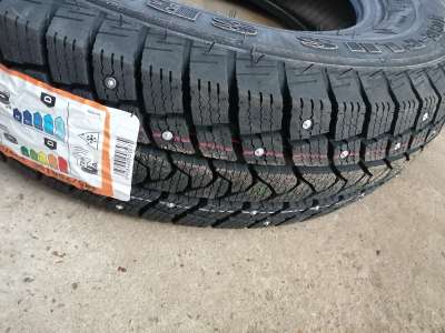 Tracmax Ice-Plus SR1 185/75 R16C 104/102Q