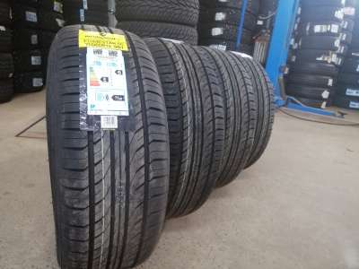 Roadmarch PrimeStar 66 215/60 R15 94H