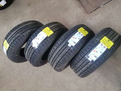 Roadmarch PrimeStar 66 215/60 R15 94H