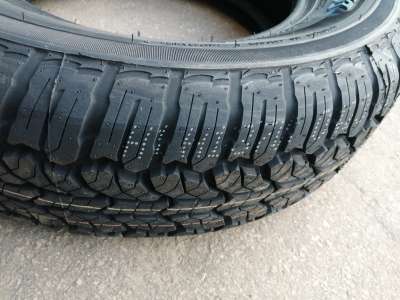 Royal Black A/T 225/70 R16 101T