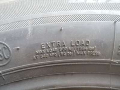 Bridgestone Blizzak LM001 225/60 R18 104H