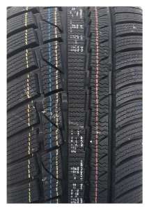 LingLong Green-Max Winter UHP 235/45 R18 98V