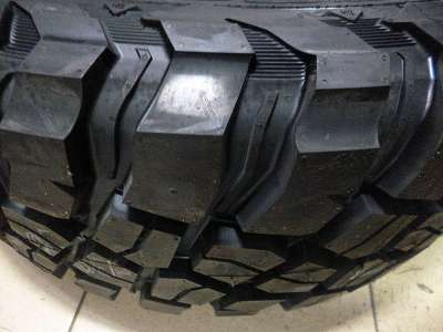 BFGoodrich Mud Terrain T/A KM3 235/75 R15C 110/107Q