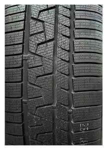 Royal Black Winter UHP 255/35 R19 96V