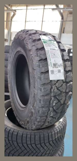 Kumho Road Venture MT51 265/70 R17C 121/118Q