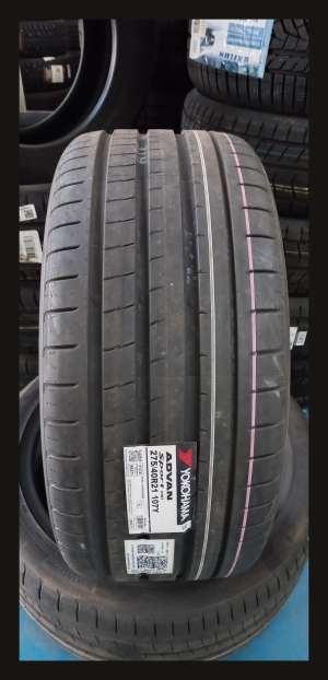 Yokohama Advan Sport V107E 275/40 R21 107Y