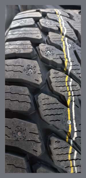 Kumho WinterCraft Ice Wi32 235/45 R17 97T