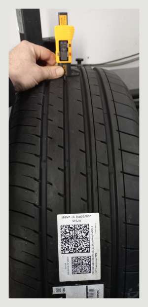 Yokohama BluEarth-XT AE61 235/50 R18 97V