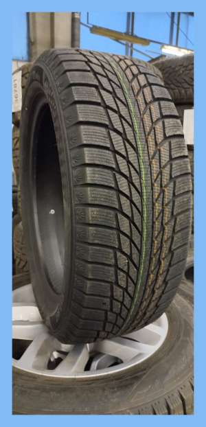 Kumho Wintercraft WI51 215/50 R17 95T