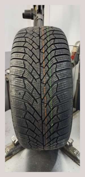 Kumho WP52 205/45 R16 87H