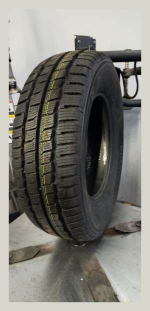 Kumho Winter Portran CW51 215/70 R15C 109/107R