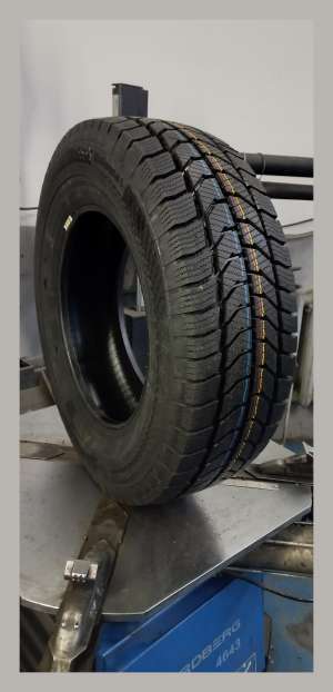 Continental VanContact Viking 205/70 R15C 106/104R