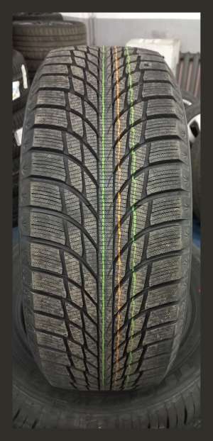 Kumho Wintercraft WI51 215/55 R17 98T