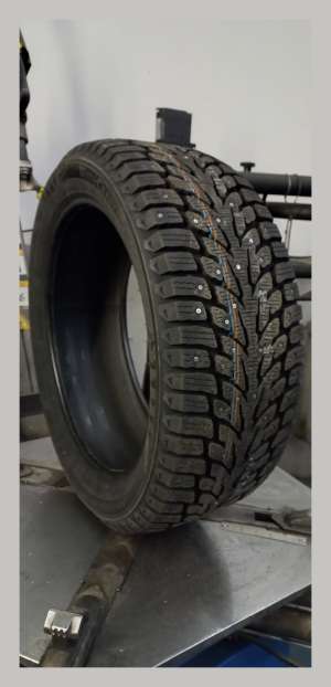 Kumho WinterCraft Ice Wi32 235/45 R18 98T