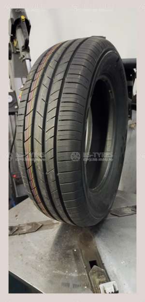 Kumho Ecsta HS52 225/60 R17 99V