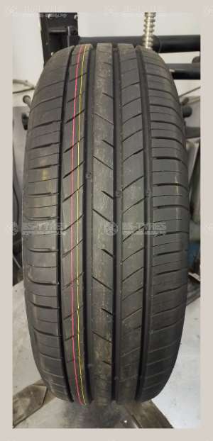 Kumho Ecsta HS52 225/60 R17 99V