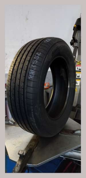 Yokohama BluEarth-XT AE61 235/60 R18 103W