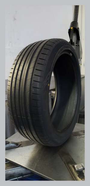 Greentrac Quest-X 235/45 R20 100Y