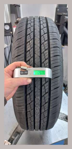 Westlake SU318 215/70 R16 100H