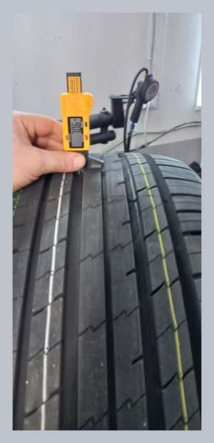 Tracmax X-Privilo RS01 275/45 R21 110Y