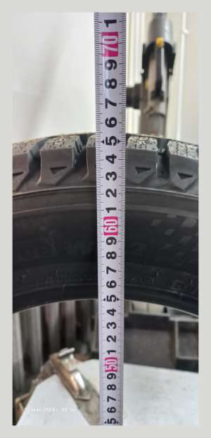 Kumho WinterCraft Ice Wi32 215/60 R16 99T