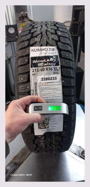 Kumho WinterCraft Ice Wi32 215/60 R16 99T