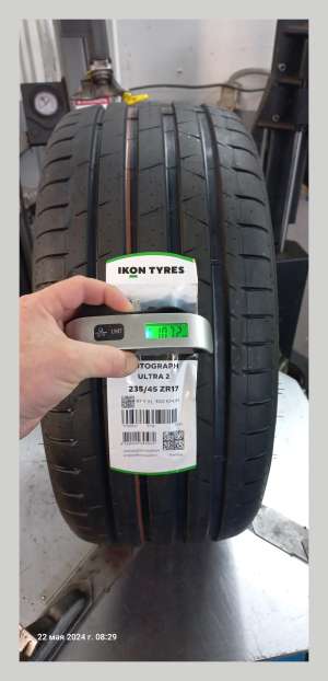 Ikon Tyres (Nokian) Autograph Ultra 2 235/45 R17 97Y