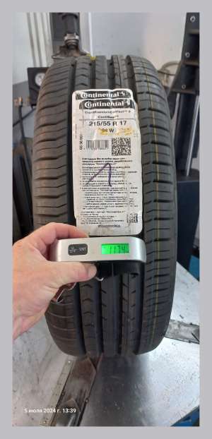 Continental ContiPremiumContact 5 ContiSeal 215/55 R17 94W