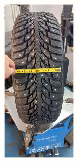 Ikon Tyres (Nokian) Autograph Ice 9 SUV 235/55 R19 105T