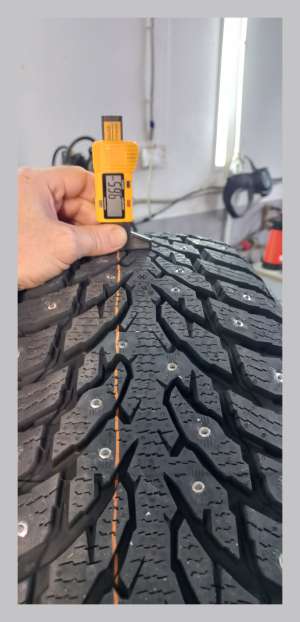 Ikon Tyres (Nokian) Autograph Ice 9 SUV 235/55 R19 105T