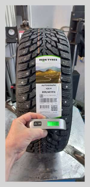 Ikon Tyres (Nokian) Autograph Ice 9 205/60 R16 96T