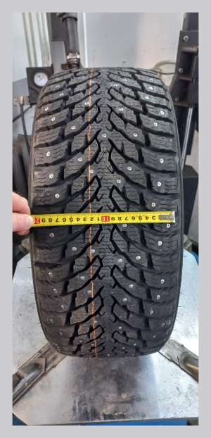 Ikon Tyres (Nokian) Autograph Ice 9 235/45 R18 98T