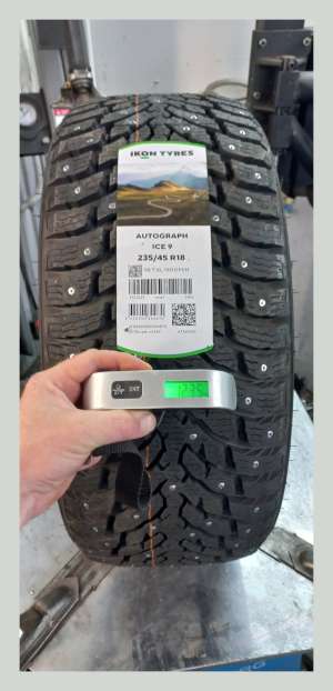 Ikon Tyres (Nokian) Autograph Ice 9 235/45 R18 98T