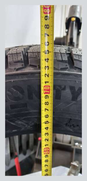 Ikon Tyres (Nokian) Autograph Ice 9 SUV 235/65 R18 110T