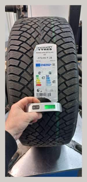 Nokian Tyres Hakkapeliitta R5 EV SilentDrive 275/45 R20 110T