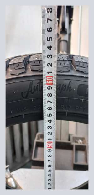 Ikon Tyres (Nokian) Autograph Ice 9 235/45 R17 97T