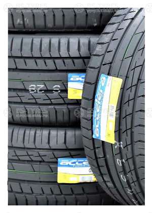 Accelera IOTA ST-68 275/40 R21 107Y