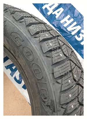 Goodyear Ultra Grip 600 215/55 R17 98T