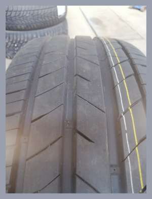 Kumho Ecsta HS52 235/45 R18 98W