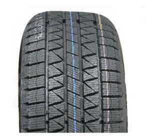 Royal Black Ice 215/45 R17 91S